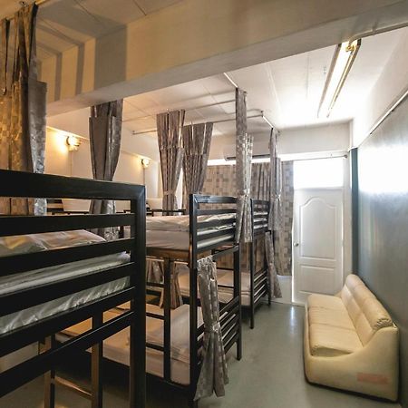 D House Hostel Bangkok Exterior photo