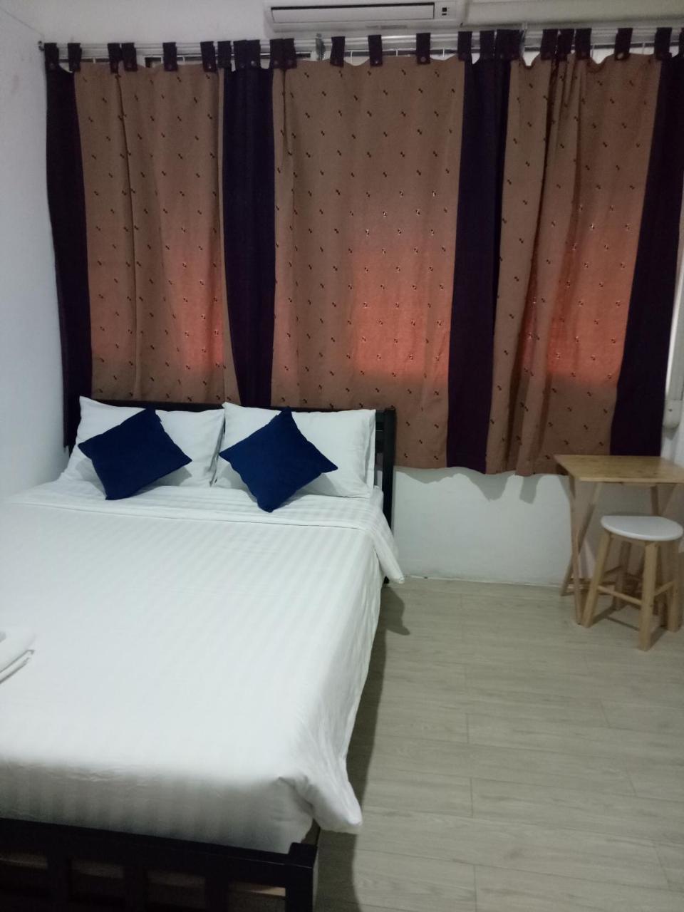 D House Hostel Bangkok Exterior photo