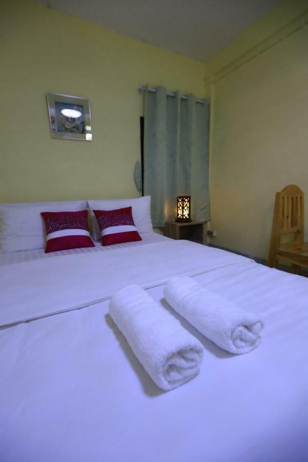 D House Hostel Bangkok Exterior photo